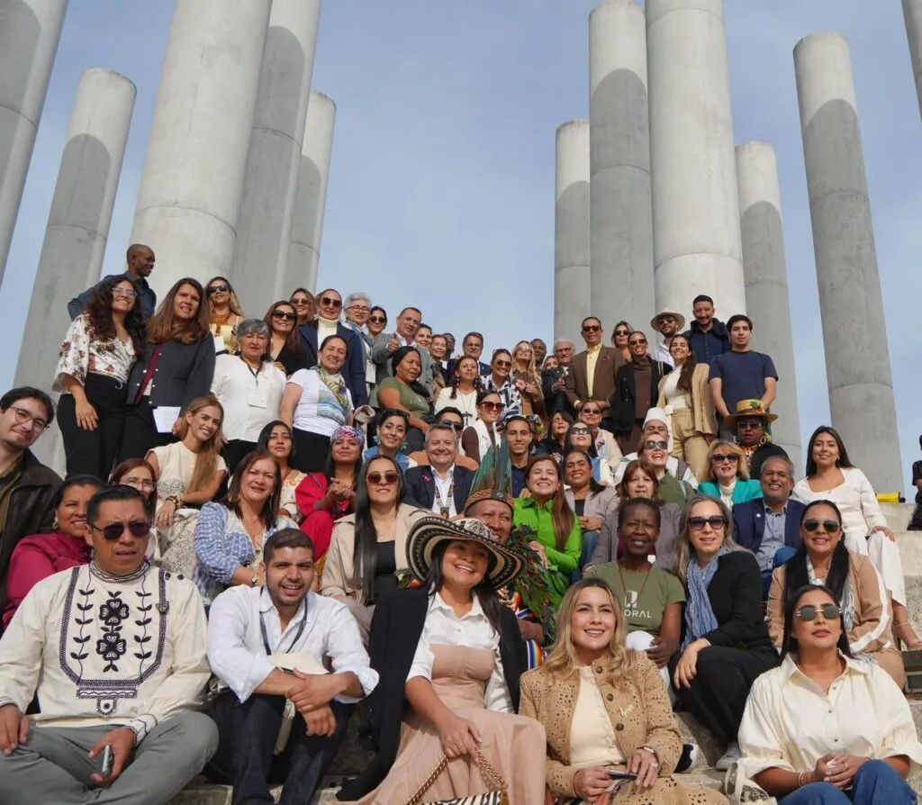 Delegaciones colombianas participantes en Territorios Vivos París 2026