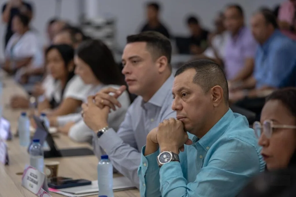 Funcionarios participan en el III Consejo Departamental de Política Social del Cesar.
