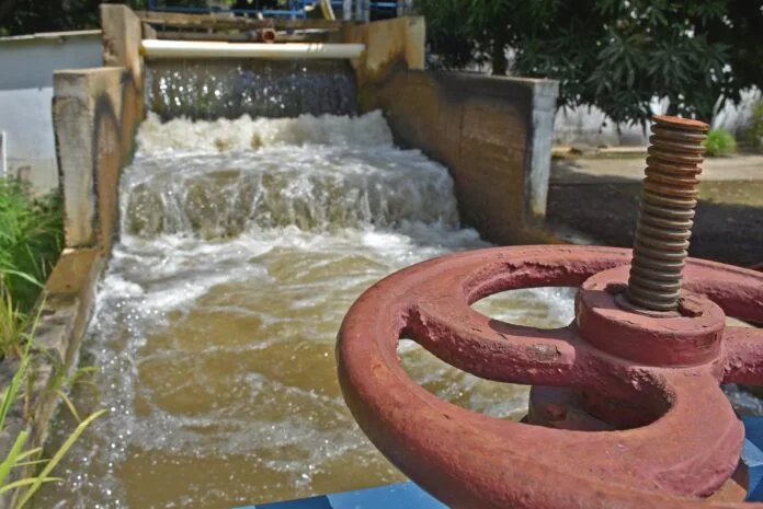 Agua en Valledupar afectada por las lluvias y la alta turbidez que dificulta el tratamiento en la planta de Emdupar.