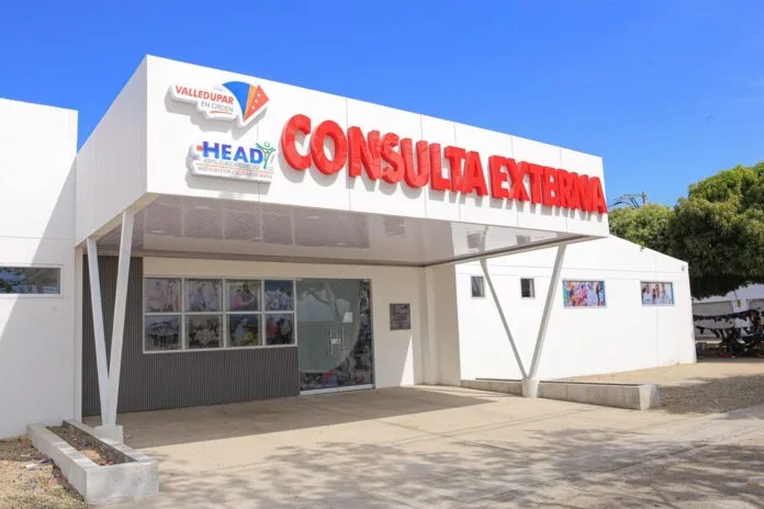 Fachada de consulta externa del Hospital Eduardo Arredondo Daza en Valledupar, institución donde recibió atención inicial un hombre herido a bala.