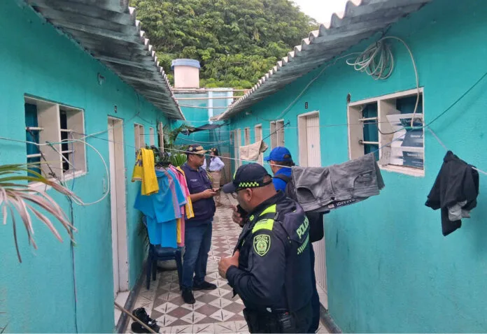 Policía y autoridades inspeccionan hotel durante operativo del Plan Jano en Valledupar.