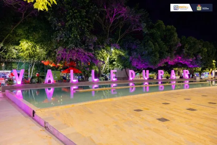 Letras de Valledupar iluminadas de rosa por el mes del cáncer de mamaLas letras de Valledupar también se sumaron a la iluminación rosa para enviar un mensaje de prevención y concientización sobre el cáncer de mama.