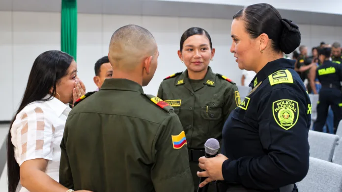 Adriana Rozo durante jornada de formación de policías en el Cesar