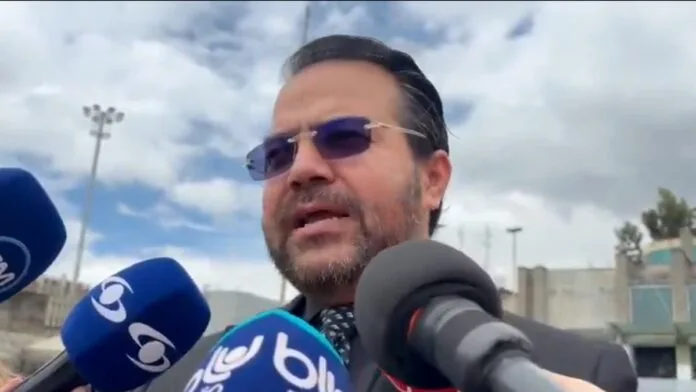 Alejandro Carranza, abogado de Gustavo Petro, habla sobre el Pacto de Valledupar ante medios de comunicación.
