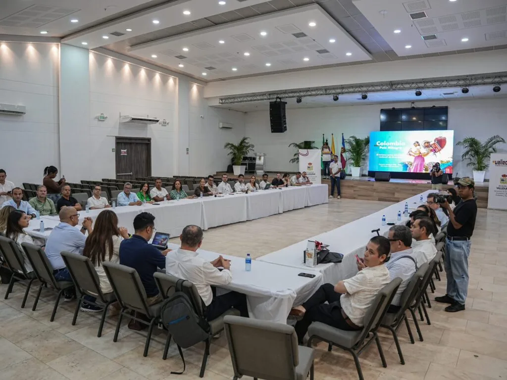 Representantes del turismo del Cesar reunidos en Valledupar con Fontur